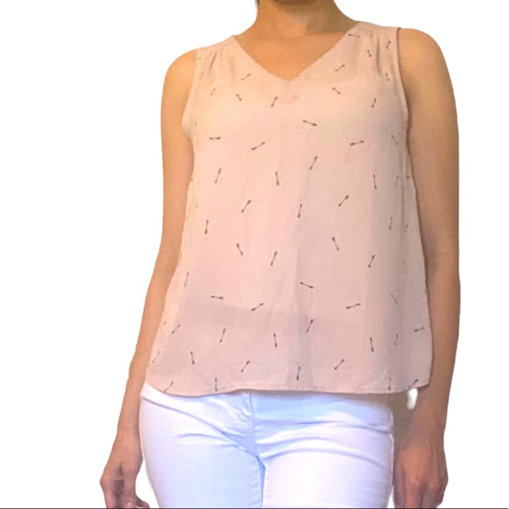 ❤️3/$25 Sale!❤️ Small business casual blush cream tank with arrows